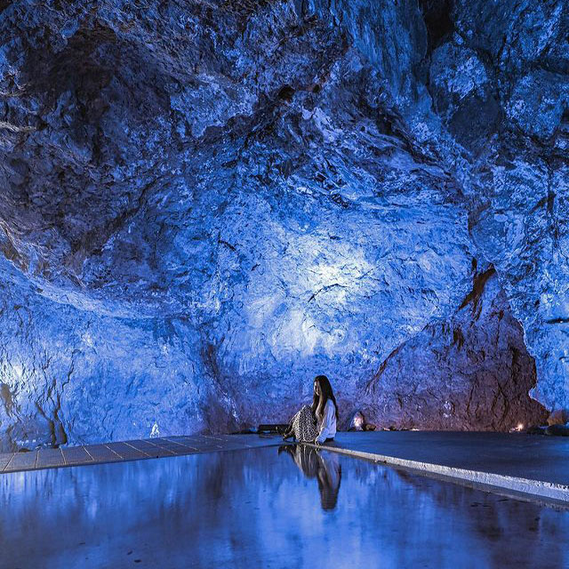 石川県 青の洞窟
