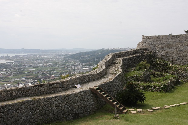 沖縄・中城城の石垣