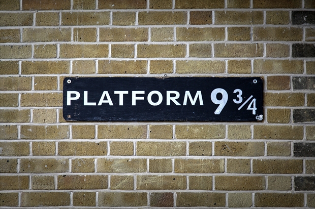 369lon08-platform934-620x413