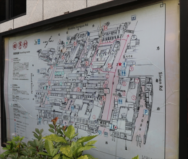 田子坊のストリートに掲げられたマップ