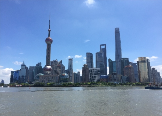 「てくてくお散歩プラン」なら、上海を縦断する「黄浦江」もフェリーで渡れる