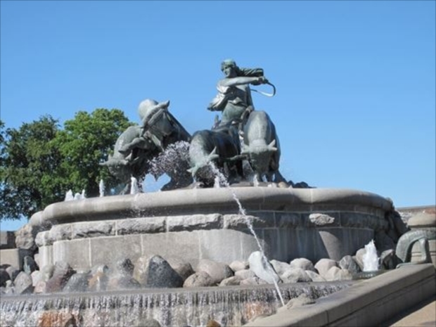 ゲフィオンの泉はデンマークでも人気の観光スポットのひとつ