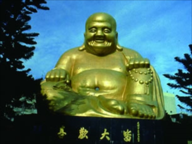 見ているだけで幸せになりそうな仏像は、日本の七福神布袋様の化身とも言われている