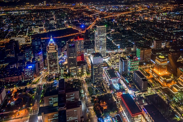 台北の超高層ビル「台北101」からの夜景。かつては世界一の高さを誇った超高層ビルだけあってさすがに素晴らしい夕景！