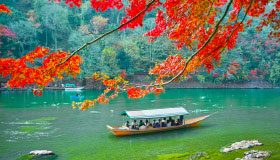 Kyoto Gion Twilight Walking Tour with Kimono Experience