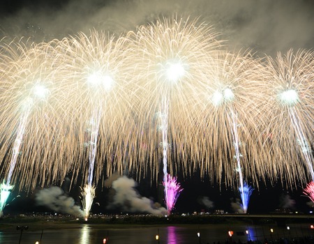 Nagaoka Fireworks: Exclusive Area A Seats & Double National Treasure 2-Day Tour