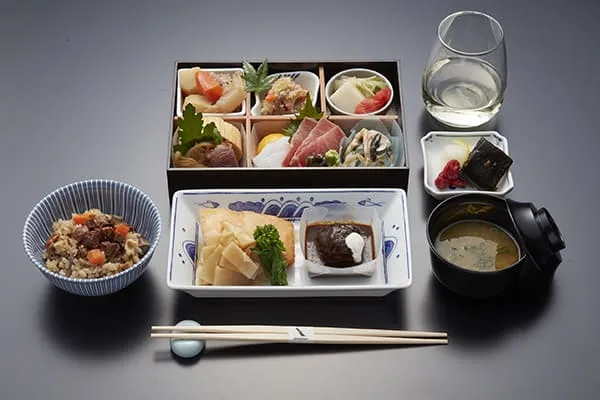 ビジネスクラス機内食（日本発）イメージ
