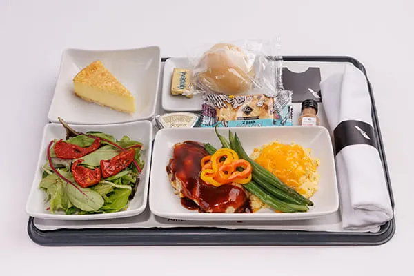 プレミアムエコノミークラス機内食（イメージ）