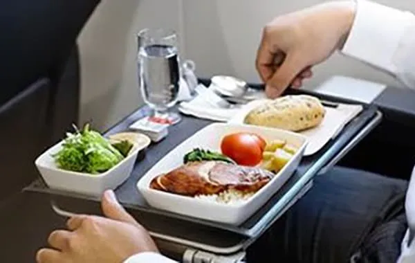 ビジネスクラス機内食一例（イメージ）