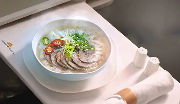 機内食一例（ベトナム　フォー）イメージ