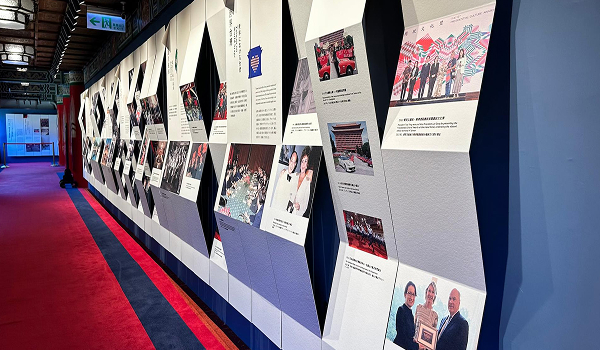 華麗なる歴史が刻まれた回廊③