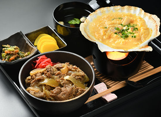 夕食「牛バラ焼き丼」（イメージ）
