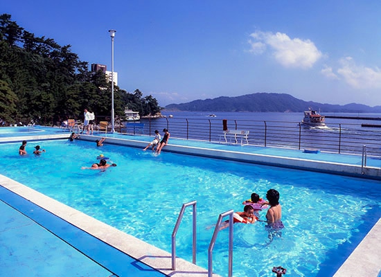 夏季限定プール