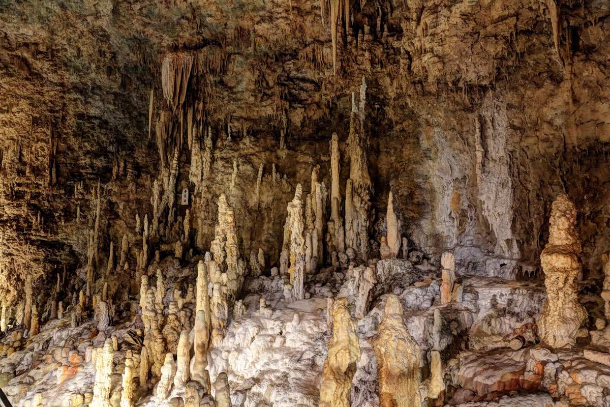 エキゾチックで幻想的！沖縄本島・石垣島・宮古島の鍾乳洞・洞窟ならココ！