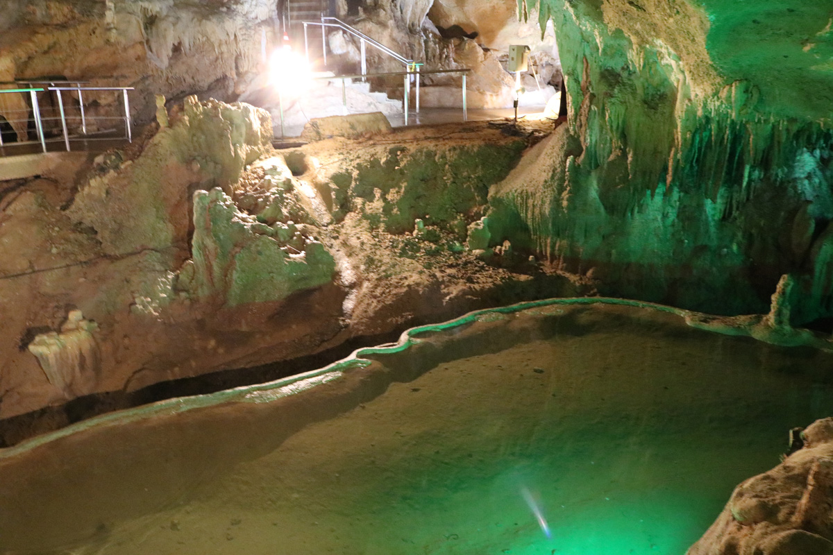 石垣島の穴場観光スポット！神秘の鍾乳洞は見どころいっぱい