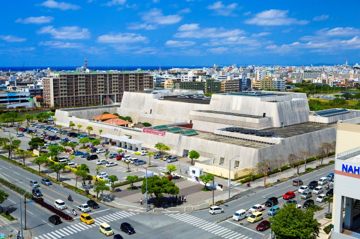 沖縄県立博物館・美術館（おきみゅー）
