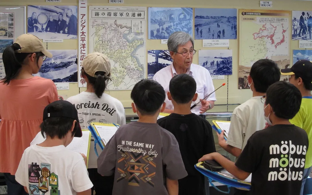 戦災資料館での学ぶ姿
