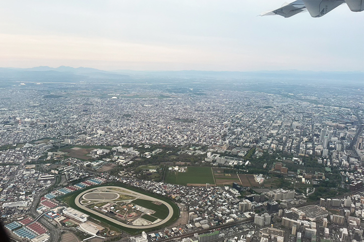 搭乗機からの景色(イメージ) 搭乗機からの景色(イメージ)