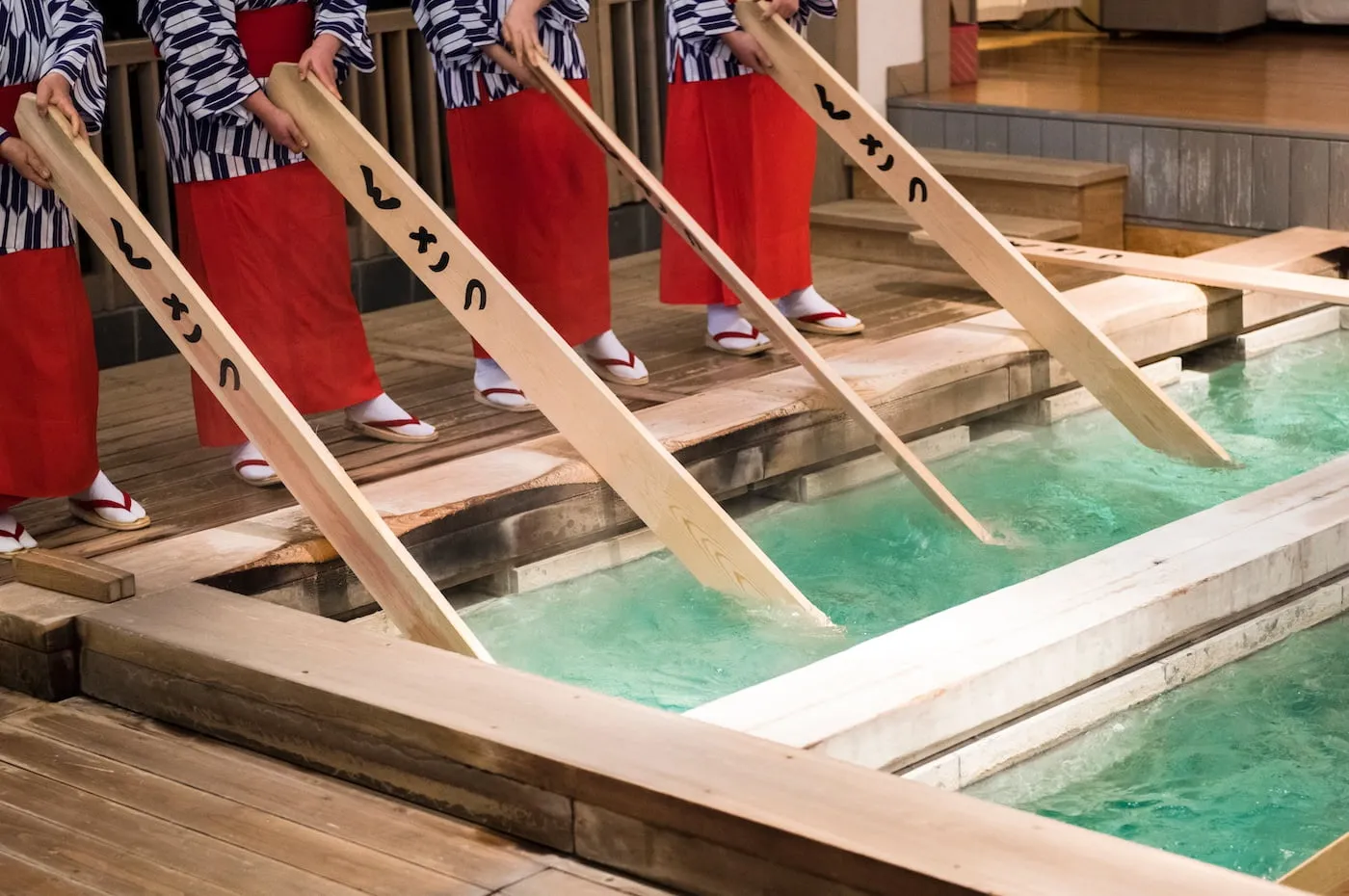 草津温泉　湯もみショー