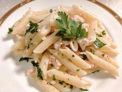 ヨーロピアンな香りのサーモンパスタ！