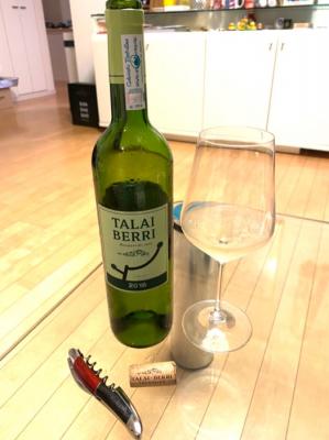 山口純子さんと巡るチャコリワイナリーツアー