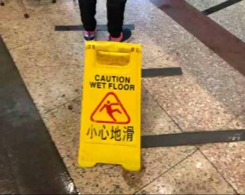 雨の中のご案内　謝謝～(*^^*)