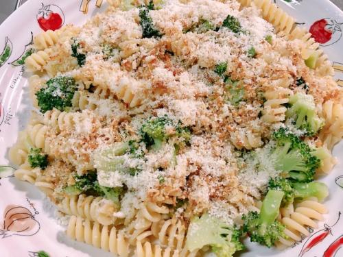 ブロッコリーとアンチョビの最高コンビ！