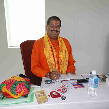 【インド】有名占い師ラブ氏によるオンライン占星術＆手相占い