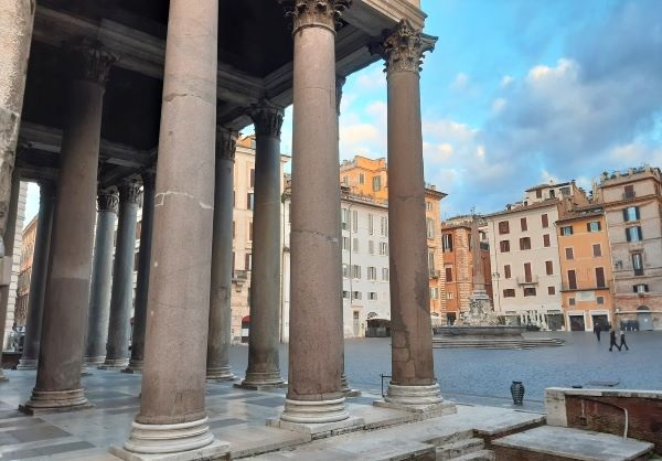 人気ガイド栗原さんxクラウディアさんコラボ第2弾 街歩きで発見 世界史の舞台ローマ His オンラインツアー