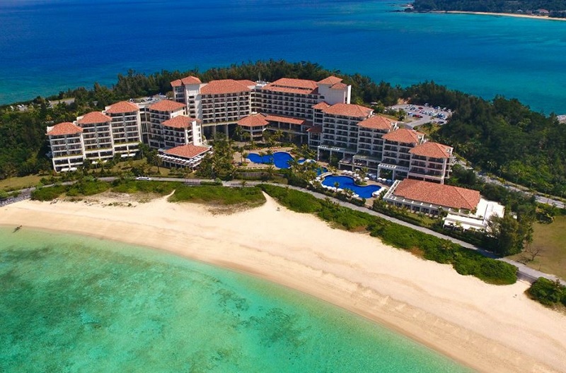 <span class="blue bold">★沖縄県民限定★<br>ザ・ブセナテラス</span><br/>駐車場代金無料／小学生までのお子様添い寝利用可能プラン♪<br/><span class="red">17,000円</span>～<br/><span class="orange bold">詳しくはこちら</span>