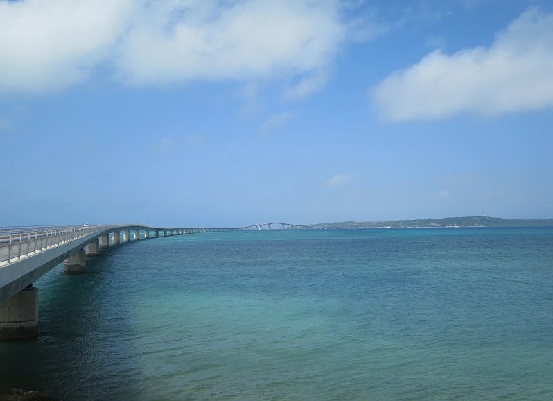 <span class="biggest bold">＊催行日＊<br>日・月・水・金曜日</span>