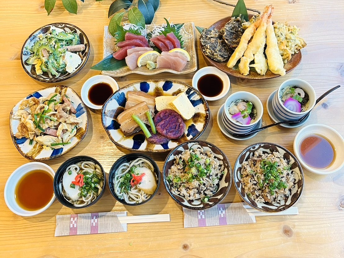 島唄・三線ライブを聞きながら沖縄料理ディナーを楽しもう