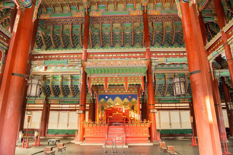 朝鮮王朝の宮殿などの世界遺産を巡る