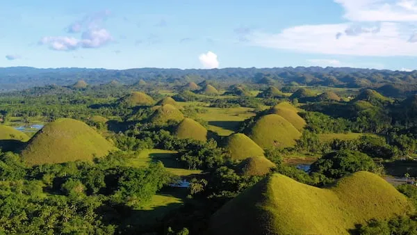 チョコレートヒルズ