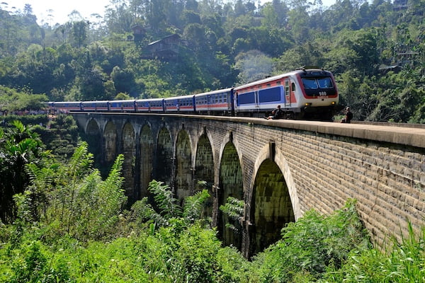 ナインアーチブリッジ