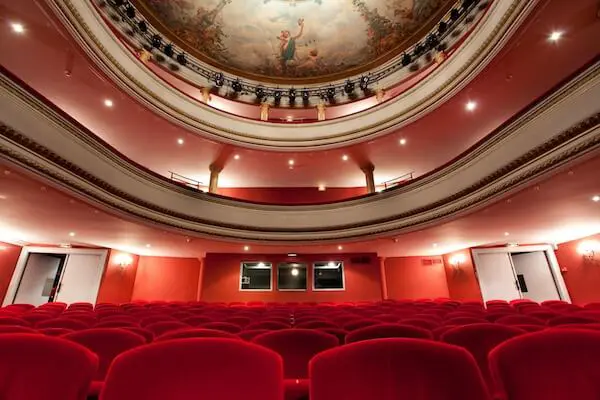 フランス映画で気分を上げる