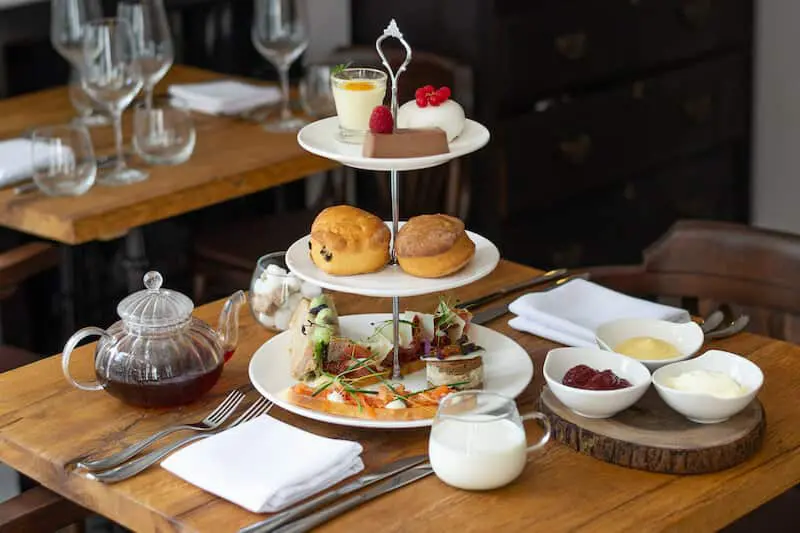 憧れのアフタヌーンティーを