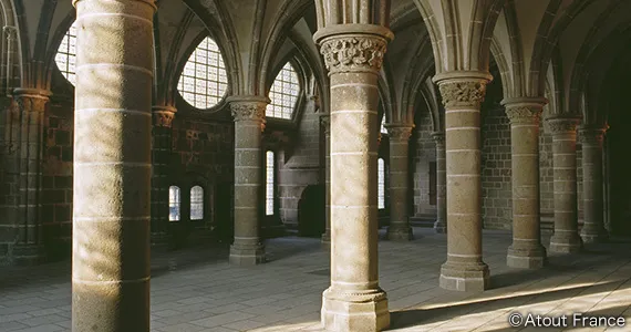 修道院内部（イメージ）