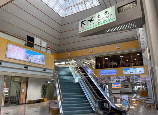 出発ロビー