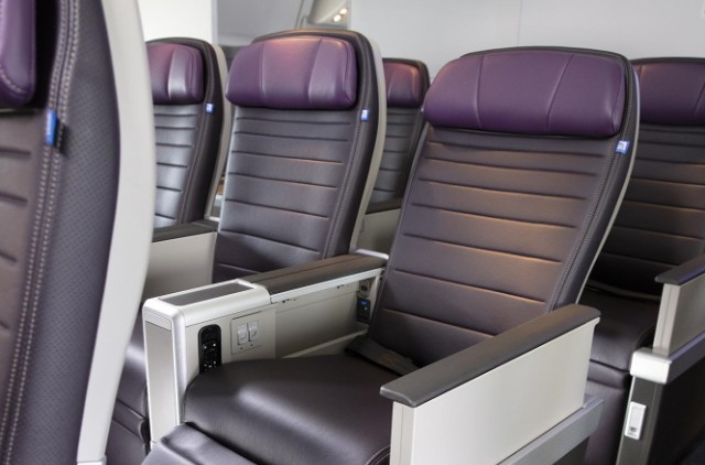 ユナイテッド・プレミアムプラス機内2