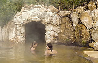 ペニンシュラ温泉