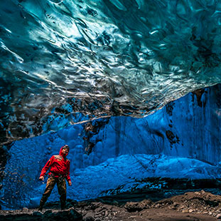 氷河の洞窟
