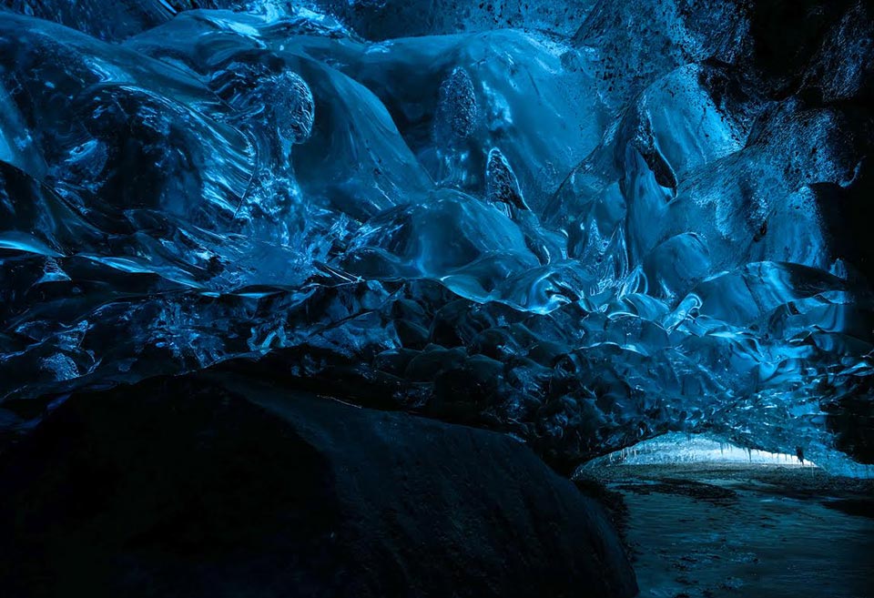 氷河の洞窟