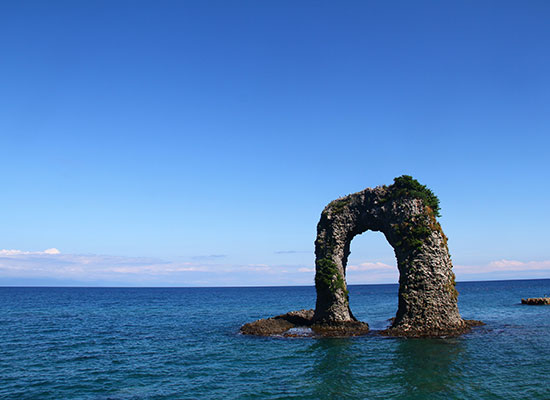 鍋釣岩
