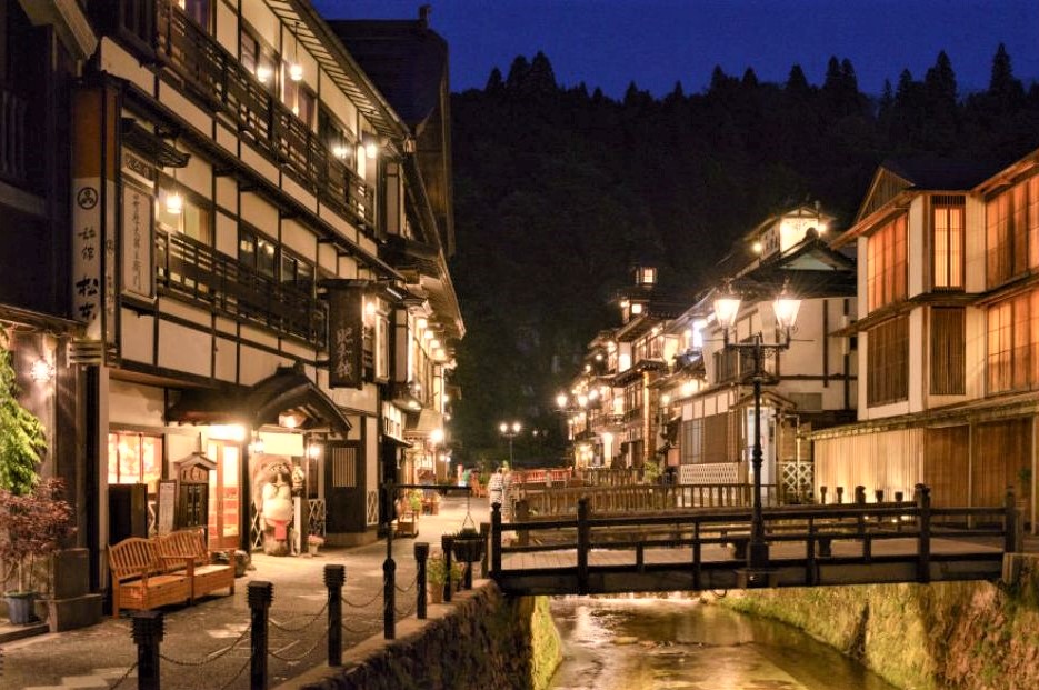 銀山温泉